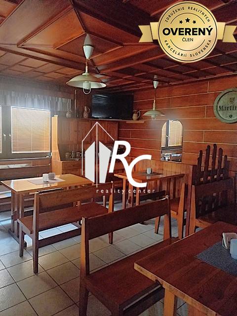 posedenie v jedalni.jpg